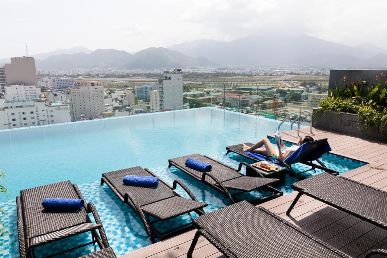 เวนตานา ญาจาง โฮเต็ล Hotel ภายนอก รูปภาพ